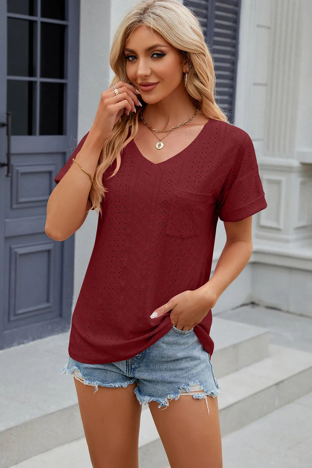 Solid color pocket V-neck loose short sleeved T-shirt top for women