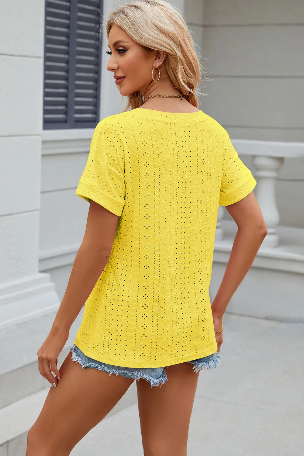 Solid color pocket V-neck loose short sleeved T-shirt top for women