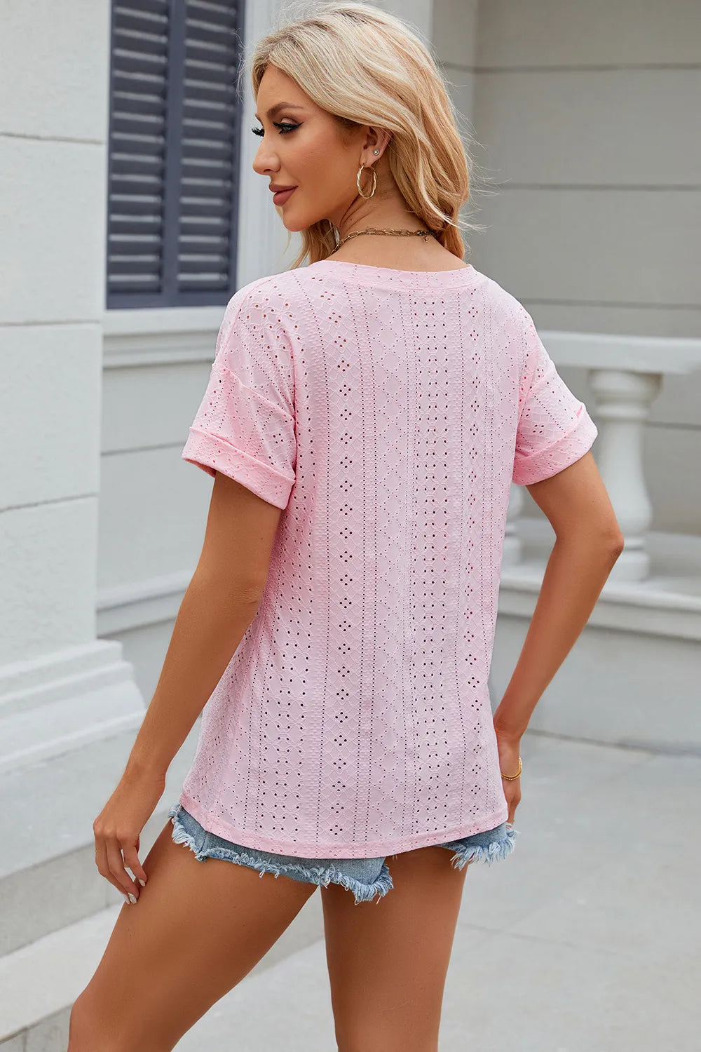 Solid color pocket V-neck loose short sleeved T-shirt top for women